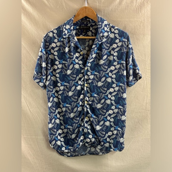 Banana Republic Blue Leaf Print Standard Fit Button Down Shirt Size XS - Picture 1 of 4